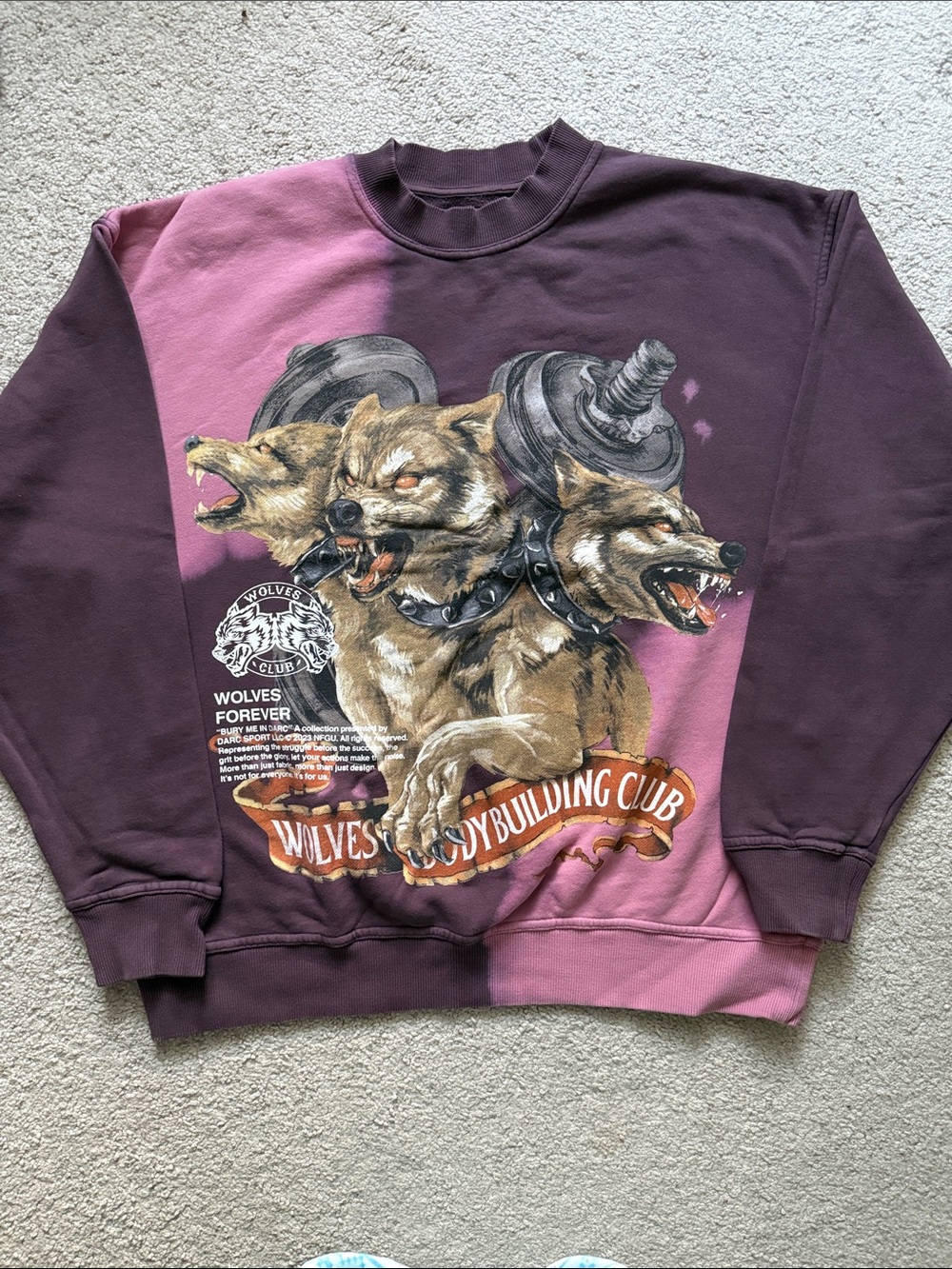 Darc Soort Wolves Bodybuilding Club Graphic Sweatshirt - Two-Tone Plum/Pink